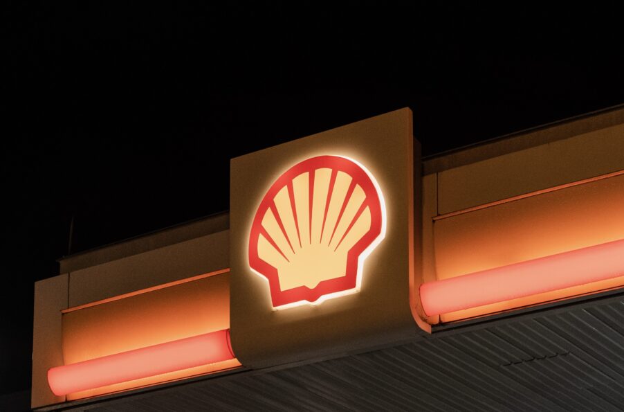 "Непристойные" доходы Shell на фоне недоплат учителям и пожарным | London Cult.