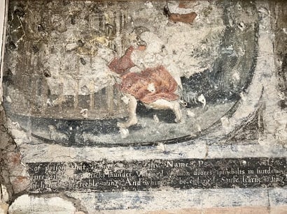 400-летние фрески нашли за кухонным шкафом | London Cult.