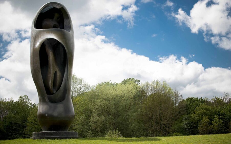 Polaroid, лего-конструкции и сады Henry Moore: выставки апреля | London Cult.