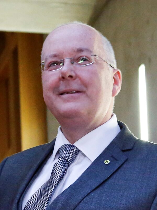 Питер Мюррелл арестован и обвиняется в расходовании денег не по назначению | London Cult.