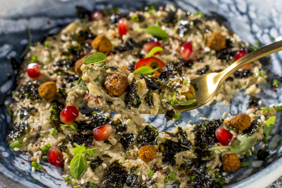 Баклажановый мусс, нори и хрустящий нут, но... с особыми штрихами | London Cult.