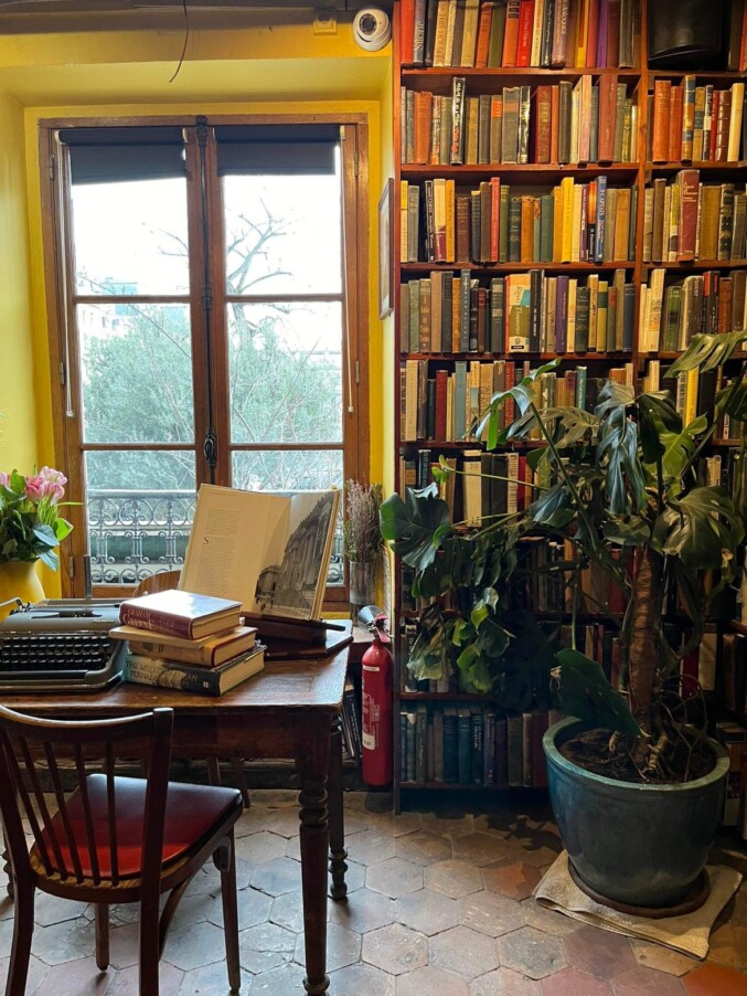 Shakespeare and Company: Шекспир, Сильвия Бич и столик с видом на Нотр-Дам | London Cult.