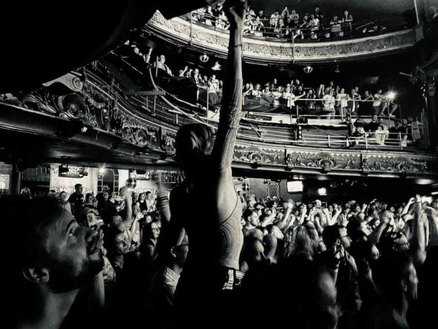 Sailor Moon dress, gabber, slam, and other attributes of punk-rave-pop music at the Little Big concert. | London Cult.