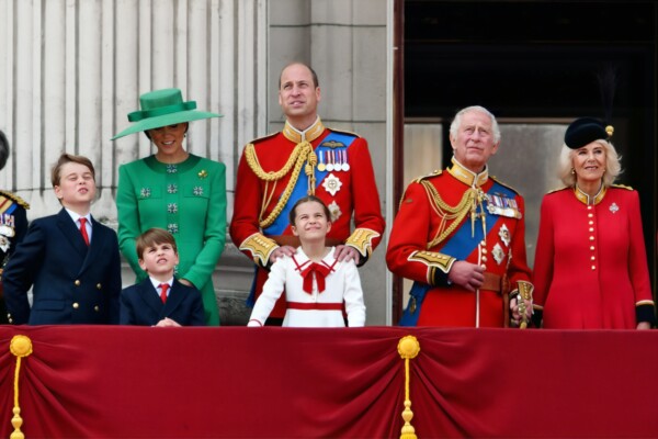 Король Карл III посетит Trooping the Colour, а принцесса Уэльская пропустит Colonel's Review | London Cult.