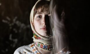 Вынужденно перемещенные мечты: фото и кино-выставка украинских подростков | London Cult.
