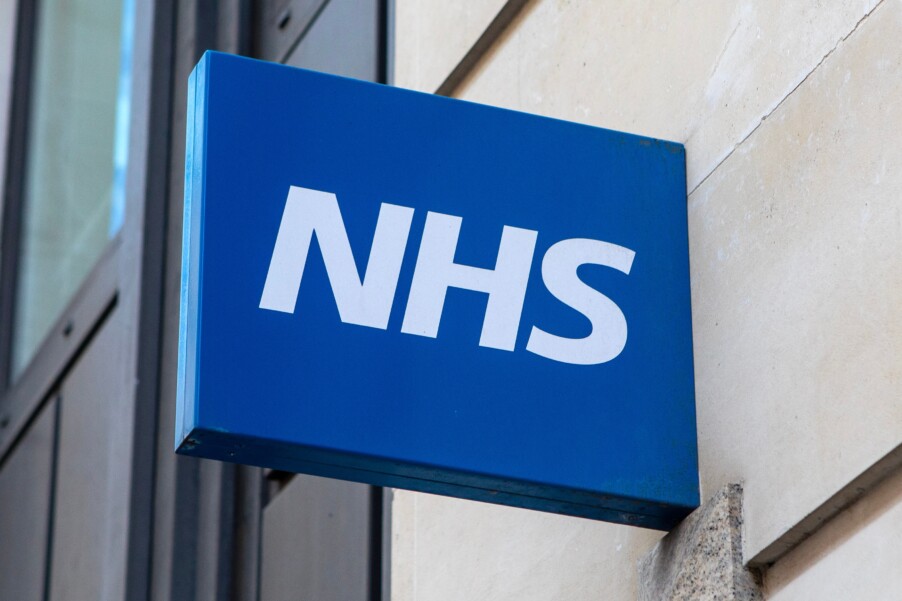 Просьба пересдать анализ крови! NHS подверглась кибератаке | London Cult.