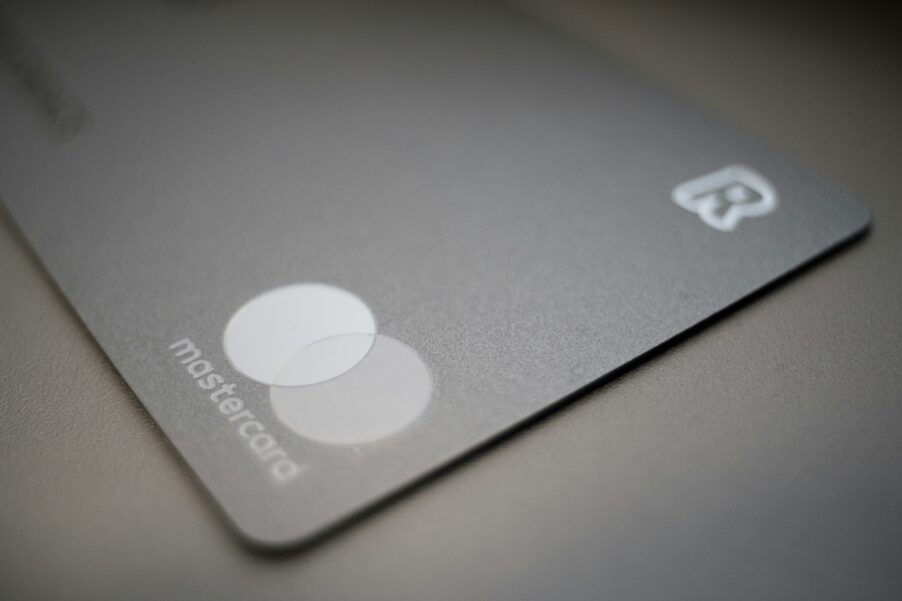 Revolut: «Meta является основным источником всех мошенничеств»! | London Cult.