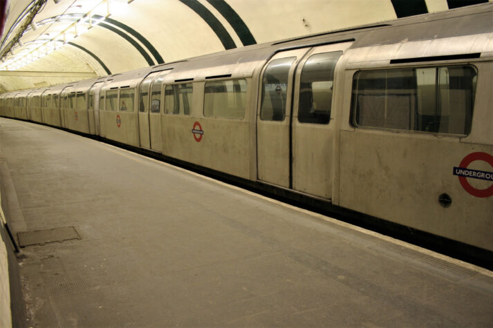 Поезд на заброшенной станции Aldwych. Фото: Shutterstock