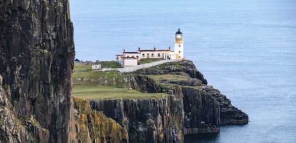 Neist Point Lighthouse: A Beacon on the Rugged Cliffs of Isle of Skye