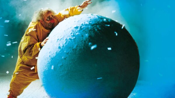 Slava Polunin’s “SnowShow”: The ‘Snowy’ Magic of Foolery, A Blizzard of Freedom | London Cult.