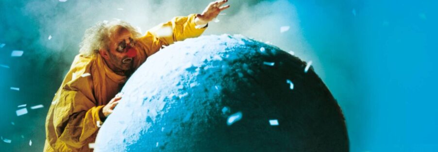 «SnowShow» Славы Полунина: «сНежная» магия дурачества, буран свободы | London Cult.