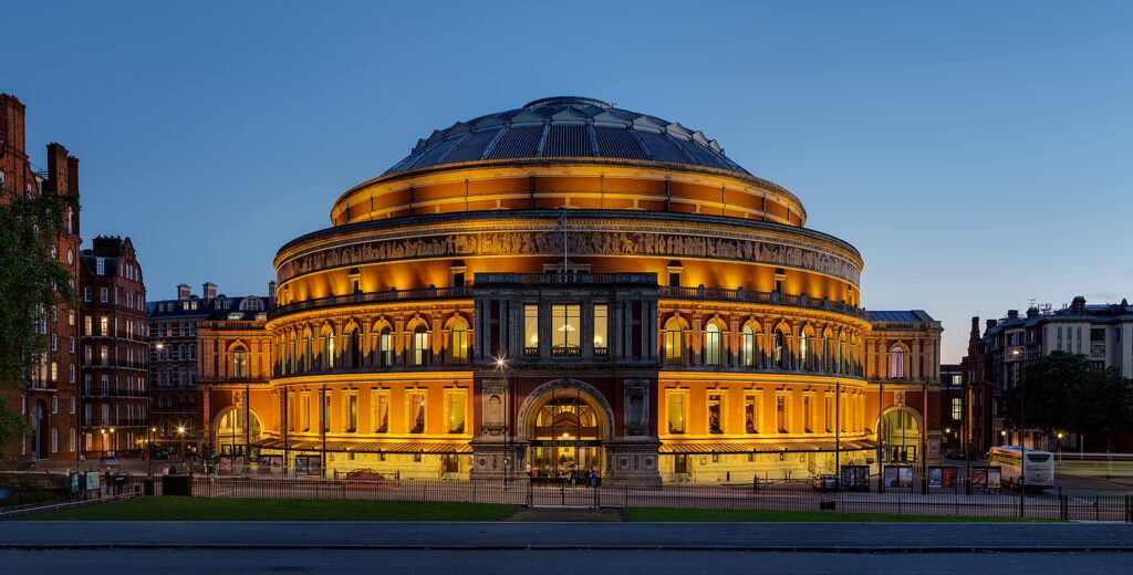 Раздали золото: итоги театрального сезона подвели в Royal Albert Hall | London Cult.