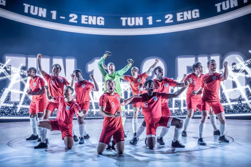 A Chivalric Romance with a Ball: Why the Dear England Duology at the National Theatre Matters Historically | London Cult.