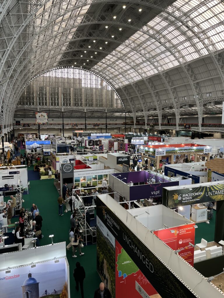 London Wine Fair 2025: дегустация как форма делового общения | London Cult.