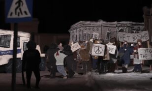«Зима в марте» в конкурсе Канн: кукольный анимадок о бегстве из России | London Cult.