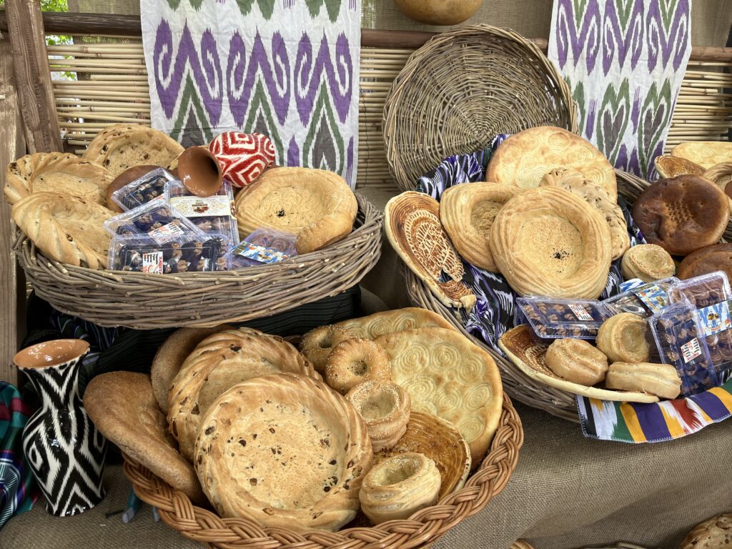 2,400 Kilos of Pilaf with a View of the Tower: The Uzbek Culture and Food Festival Returns to London | London Cult.