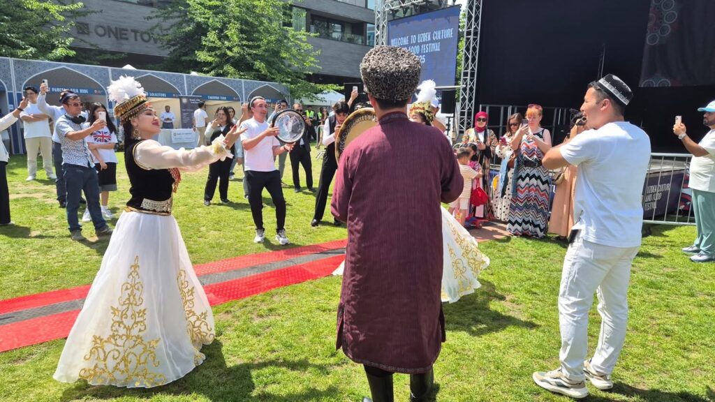 2,400 Kilos of Pilaf with a View of the Tower: The Uzbek Culture and Food Festival Returns to London | London Cult.