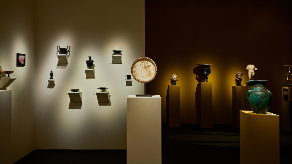 The Treasure Paradox: Treasure House Fair 2025 through the eyes of a flâneur in the age of interdisciplinarity | London Cult.