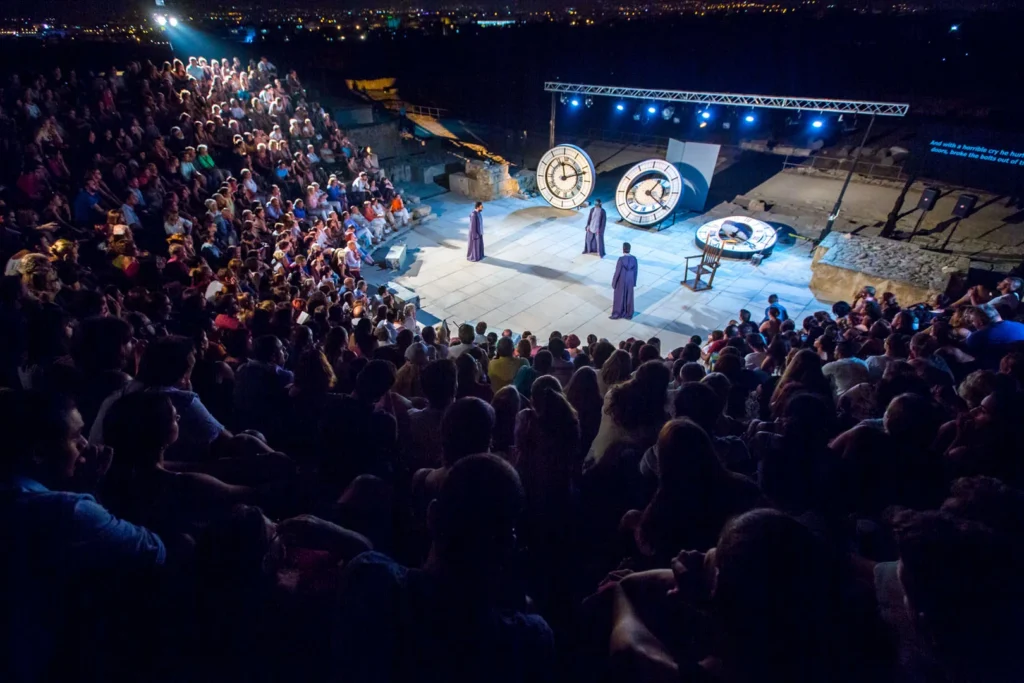 Древнегреческие пьесы, которые звучат как утренние новости: фестиваль на Кипре | London Cult.