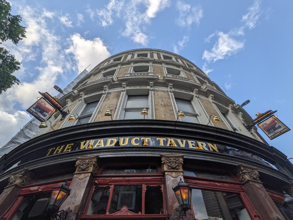 Битва на «красном мосту»: путешествие к Холборн-виадук | London Cult.