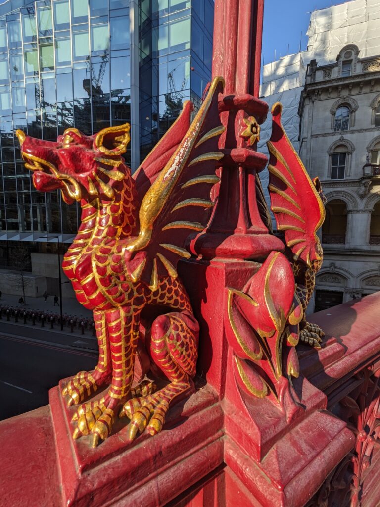 Битва на «красном мосту»: путешествие к Холборн-виадук | London Cult.
