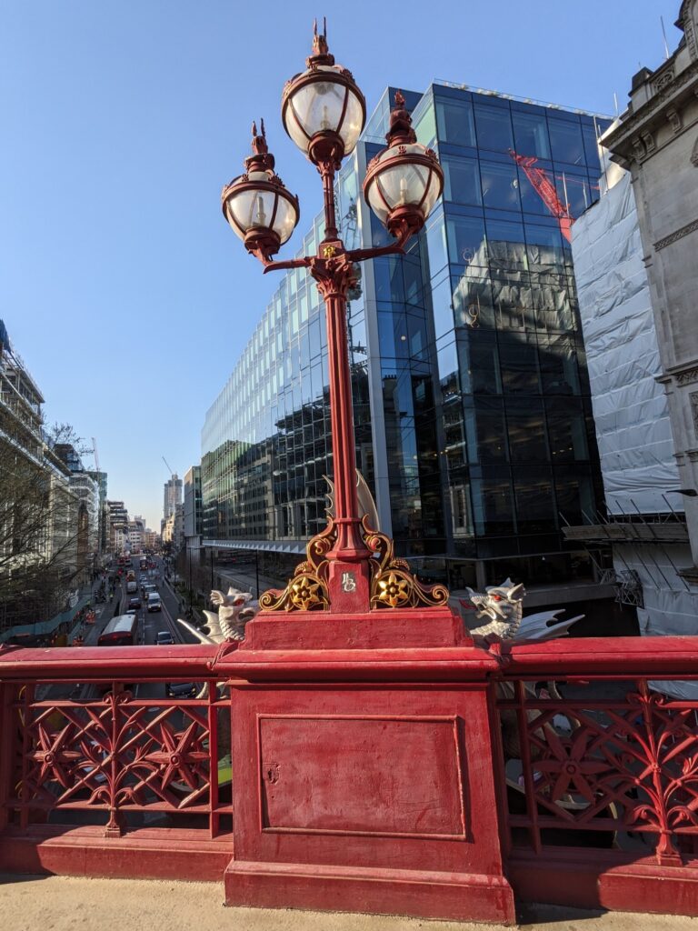 Битва на «красном мосту»: путешествие к Холборн-виадук | London Cult.