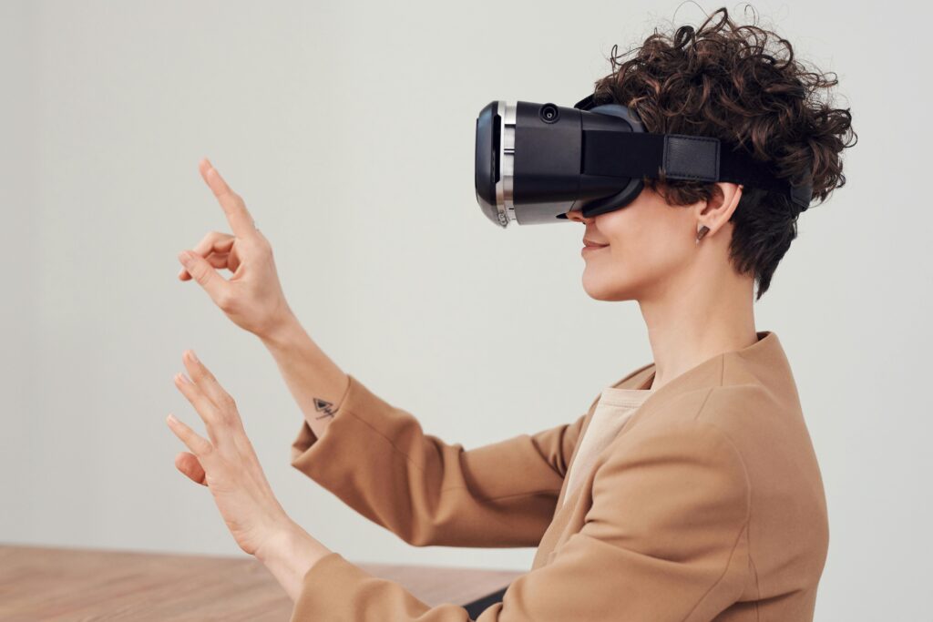 Touching Virtuality: How to Say Goodbye to the Real World | London Cult.