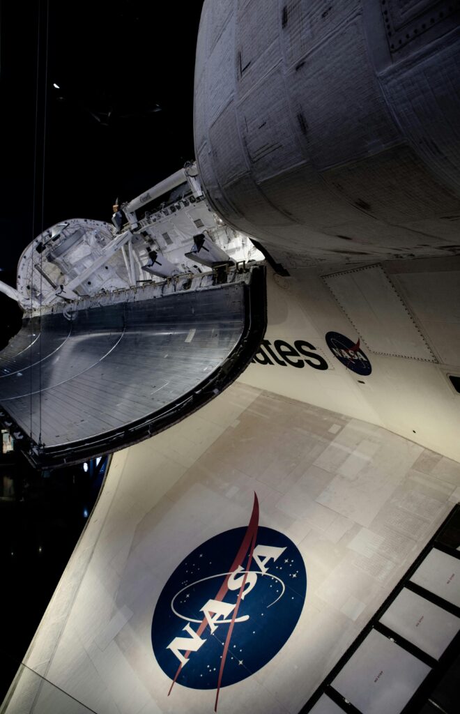 Впервые за 50 лет: NASA отправит астронавтов к Луне, но без прилунения | London Cult.