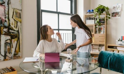 Родителей нужно оградить от советов соцсетей: в Лондоне откроются семейные центры | London Cult.