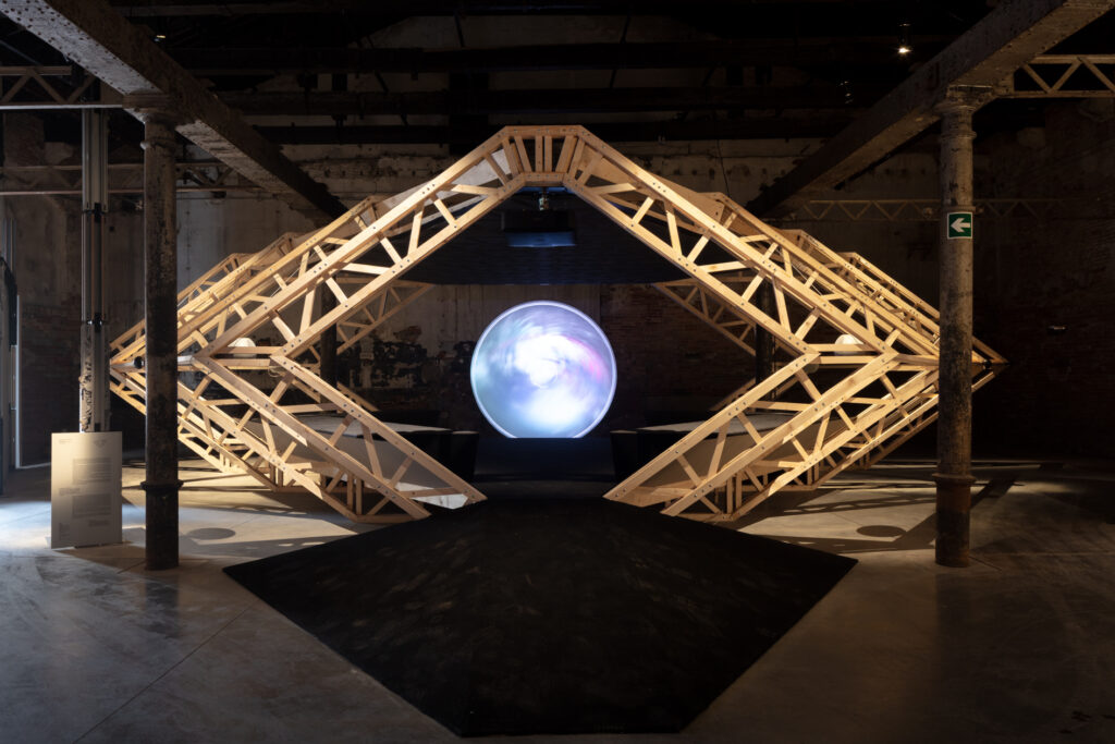 Чем запомнилась Архитектурная биеннале-2025 в Венеции | London Cult.