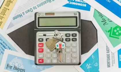 Банк Англии сохранил ставку 4%, но обещал снижение после ноябрьского бюджета | London Cult.