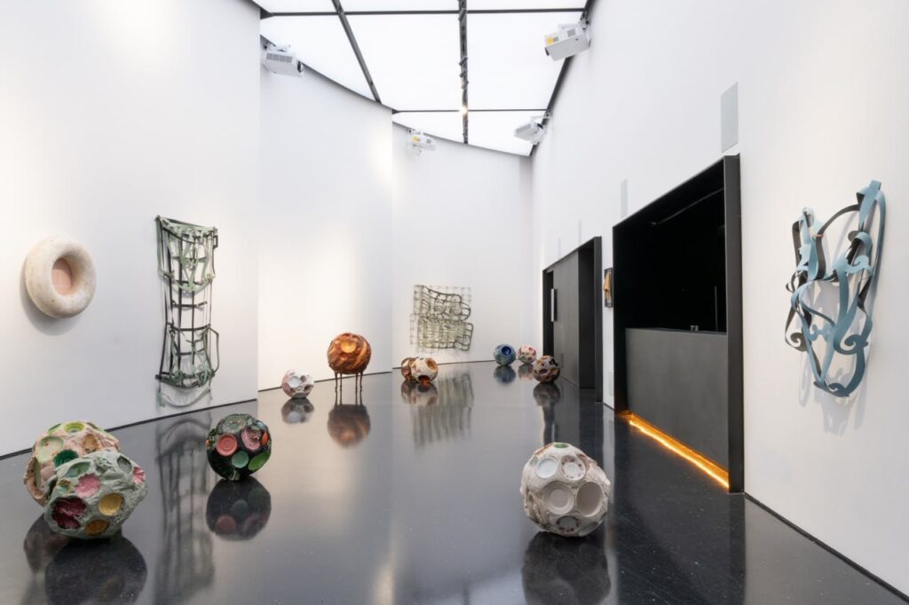 Выставка «Неожиданные последствия» Гермионы Аллсопп в art’otel London Hoxton | London Cult.