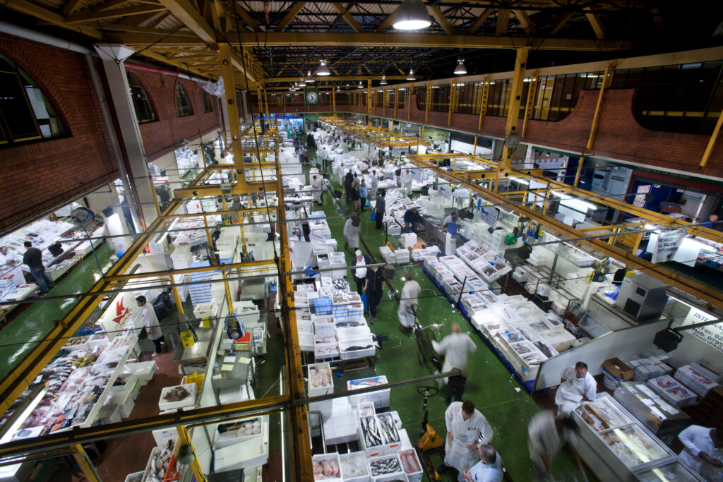 Историческим рынкам Billingsgate и Smithfield нашли новое место в Королевских доках | London Cult.