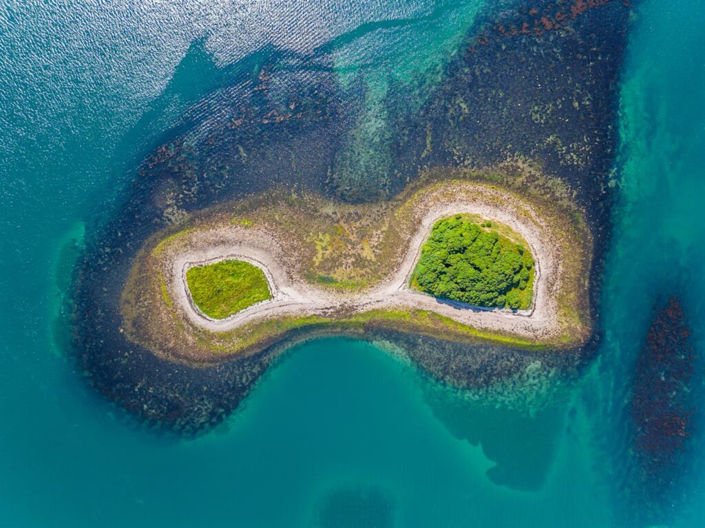 Islands and Ruins: Britain’s Market of Unusual Properties | London Cult.