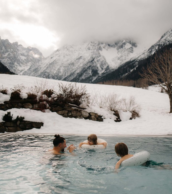 Первый снег, первые лыжи и главный вопрос: «Мы сюда ещё вернёмся?» — Family Resort Rainer | London Cult.