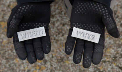 «Когда?» и «Почему?»: вопросы от художника 742, которые можно найти во время отлива | London Cult.