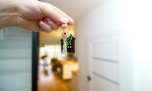 Не более 250 фунтов в год собственникам земли: Стармер продвигает реформу жилья | London Cult.