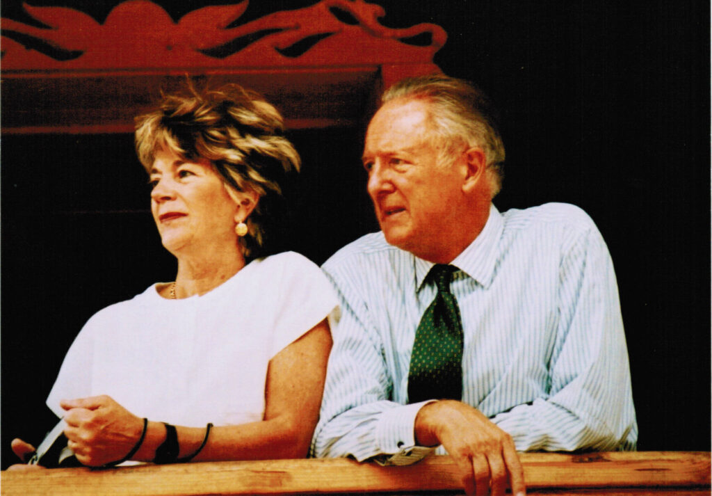 От «театра власти» к эмоциональному интеллекту: эволюция светского этикета | London Cult.