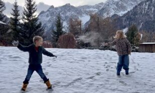 Первый снег, первые лыжи и главный вопрос: «Мы сюда ещё вернёмся?» — Family Resort Rainer | London Cult.