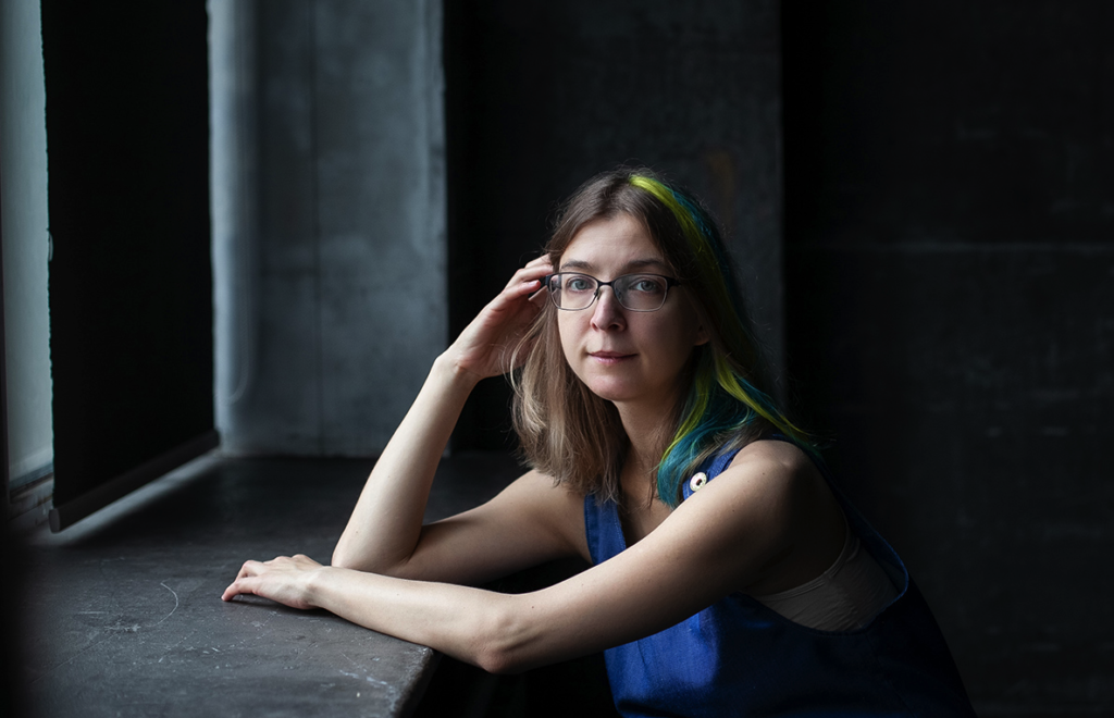 «Мозг материален»: Ася Казанцева — о том, почему объятия помогают пережить стресс | London Cult.