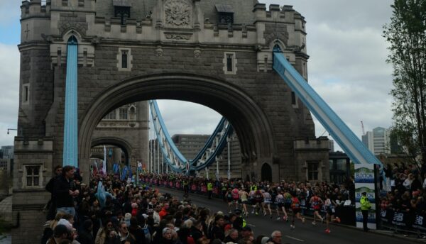 Марафон-2026: свыше 50 тысяч участников, знаменитости и лучшие точки для болельщиков | London Cult.