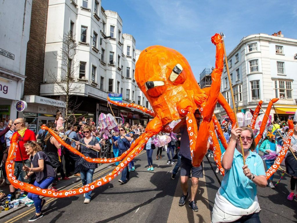 Brighton Festival: 60 лет искусства на краю моря | London Cult.