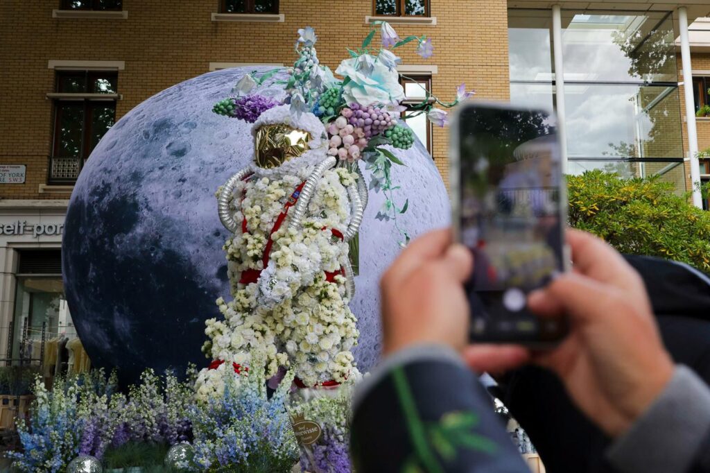 Район как арт-объект: в Лондоне завершается Chelsea Flower Show 2026 | London Cult.