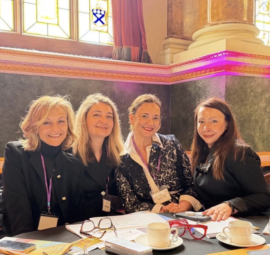 Десятилетие Creative Women Forum: перемены начинаются там, где встречаются люди | London Cult.