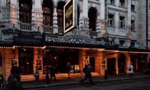 Театры в августе: от мюзикла до драмы | London Cult.