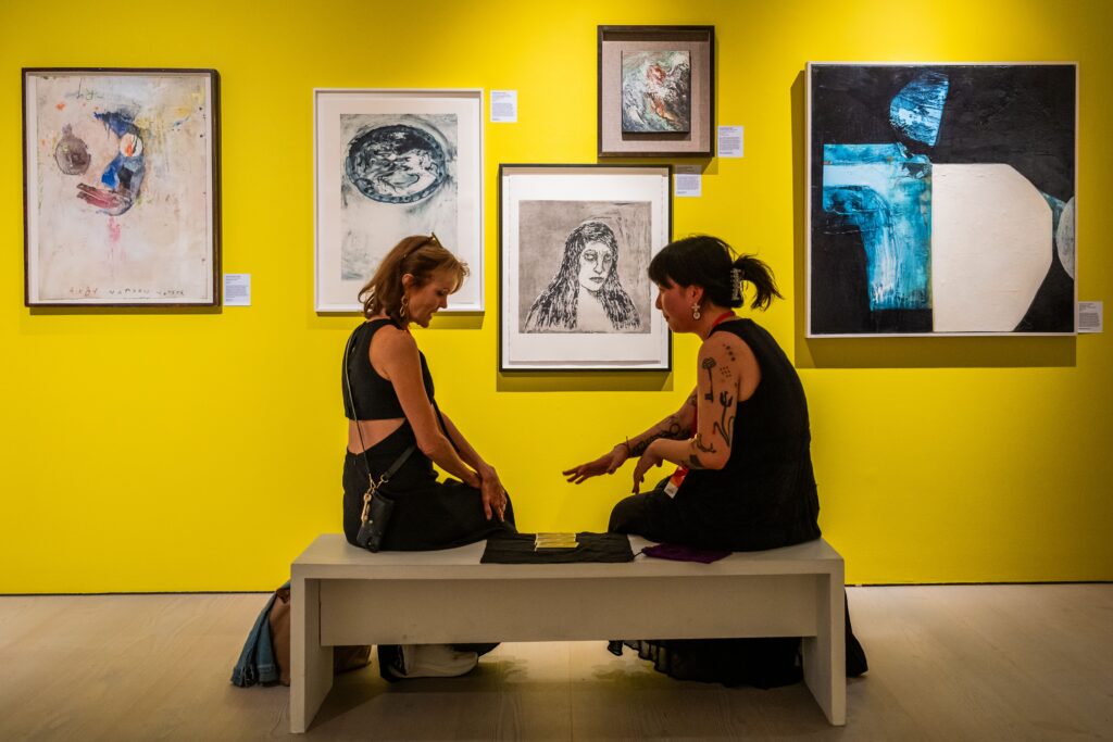 British Art Fair 2026: от Хокни до Digitalism — как меняется британский арт-рынок | London Cult.